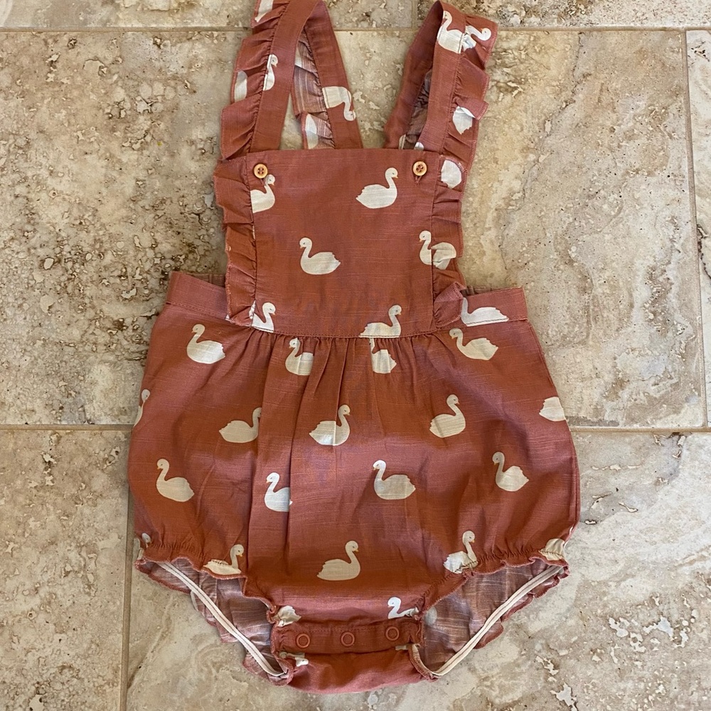 Swan romper from H&M kids